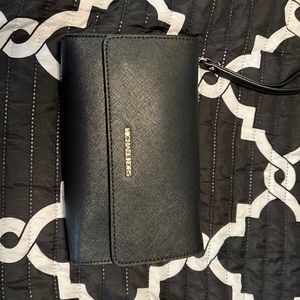 MK Cross body